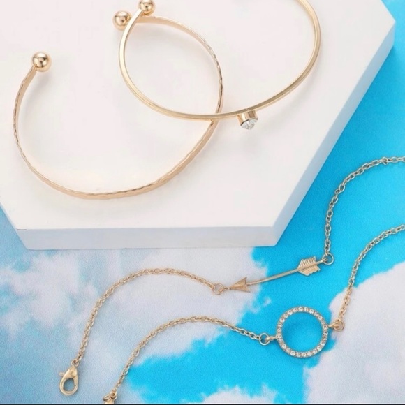 ❤️Gold Arrow Bangle Bracelet Set - Picture 2 of 6